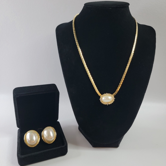 CHRISTIAN DIOR Pearl Rhinestone Pendant Necklace & DIOR Pearl Earrings - Picture 1 of 12